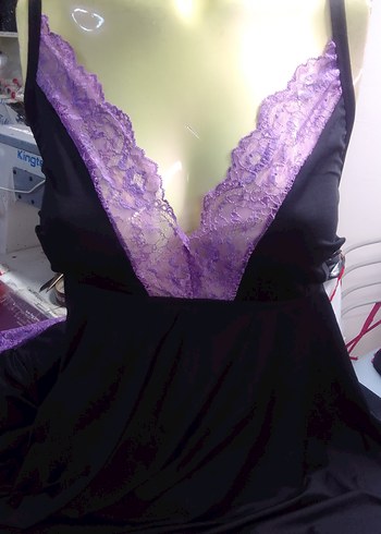 Mor Dantel Detaylı Uzun Gotik Gecelik - Görsel 4