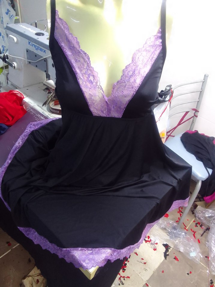 Mor Dantel Detaylı Uzun Gotik Gecelik - Görsel 2