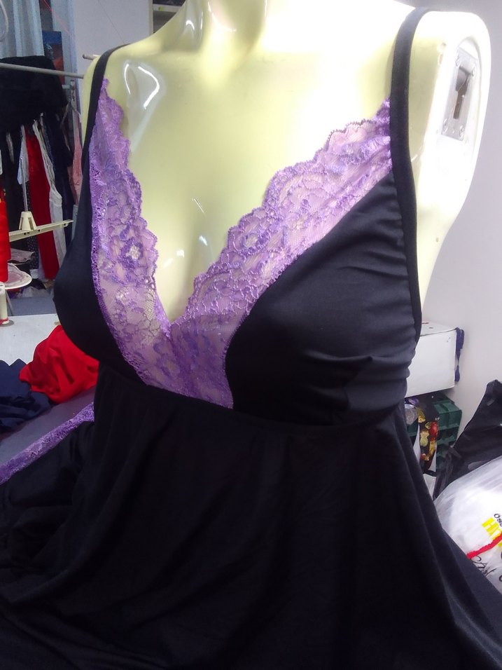 Mor Dantel Detaylı Uzun Gotik Gecelik - Görsel 5