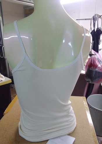 Dantel Detaylı Beyaz V Yaka Kadın Atlet - Görsel 5