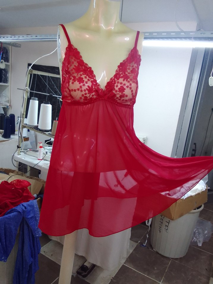 Nakışlı V Yaka Kırmızı Midi Gecelik - Görsel 3