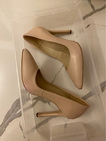Fabrika Pudra stiletto