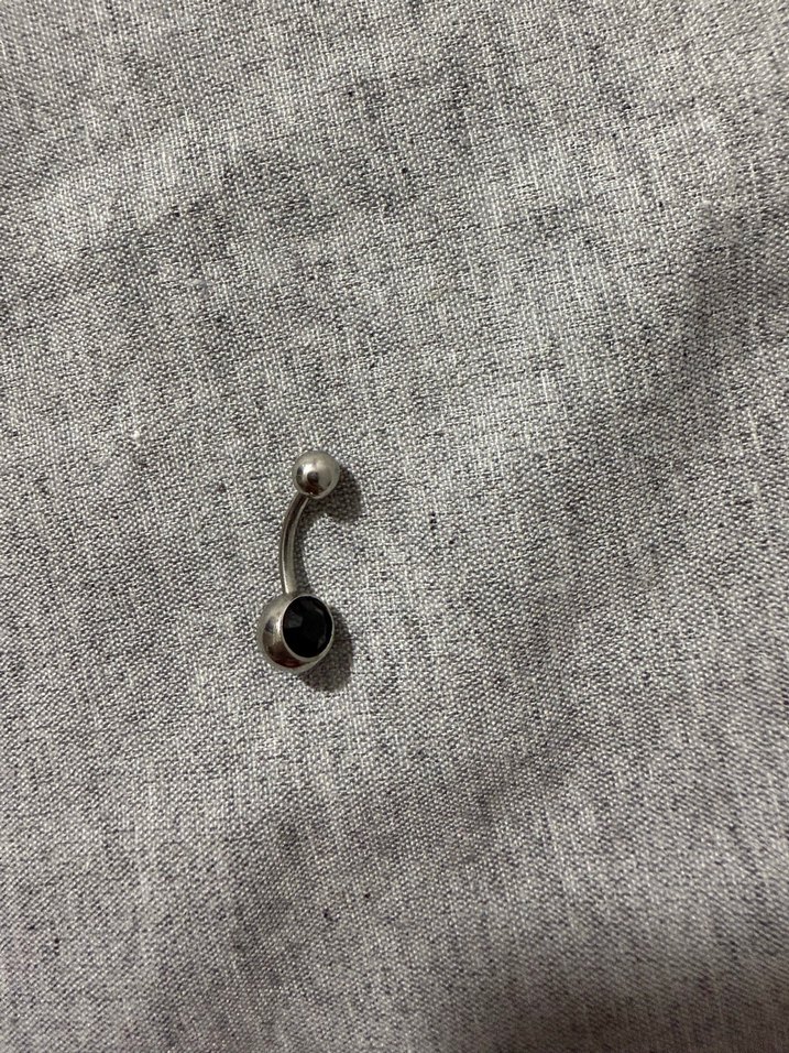 Düğmeli Siyah Taşlı Kadın Göbek Piercingi titanyum - Görsel 2