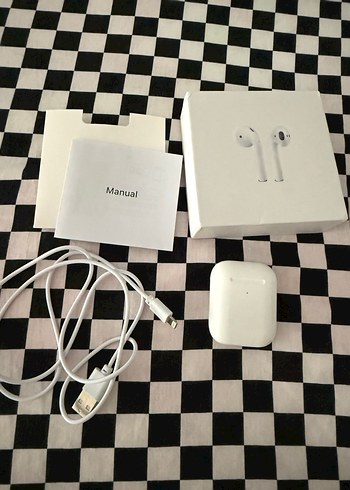 Beyaz Kablosuz Kulaklık airpods ve Şarj kablosu