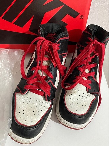 Nike air jordan retro 1 bloodline