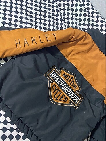 s Beden Harley Davidson mont