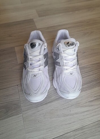 New Balance Kadın Spor Ayakkabı 