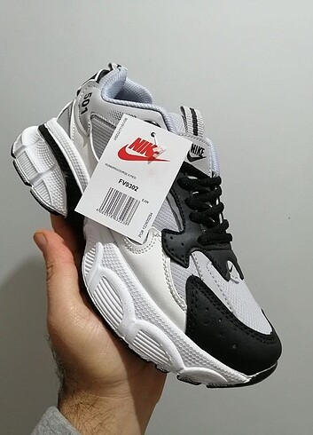 Nike Kadın Spor Ayakkabı 
