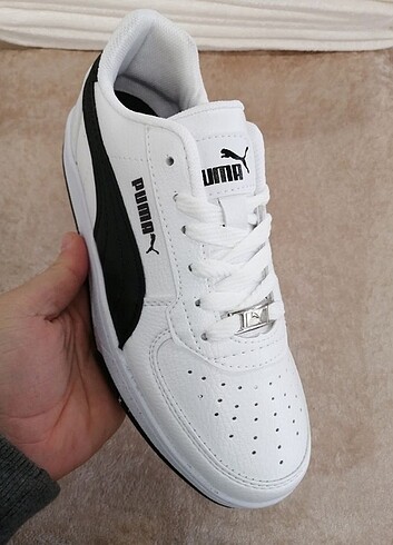 36 Beden beyaz Renk Puma Spor Ayakkabı 
