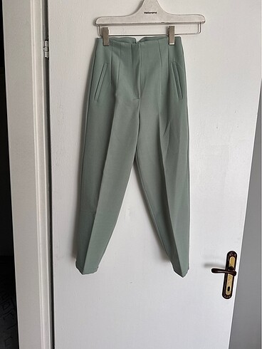 Diğer Zara model yeşil pantolon