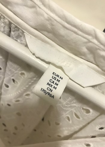 H&M Bir kolda minik tamir var