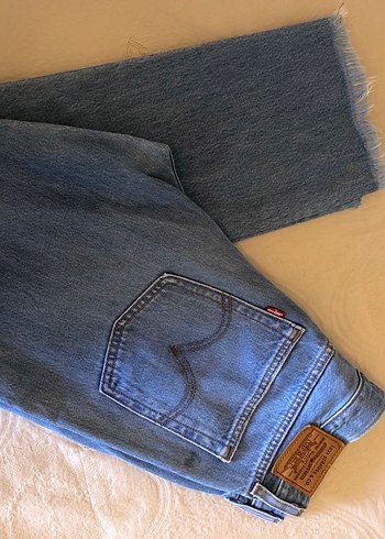 Levis jeans