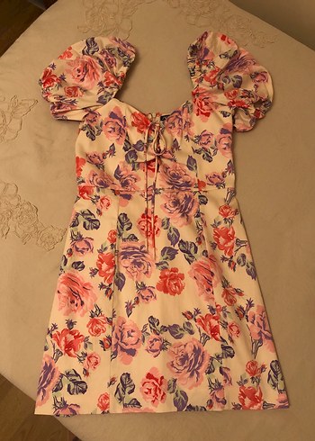 Zara çiçekli kısa elbise