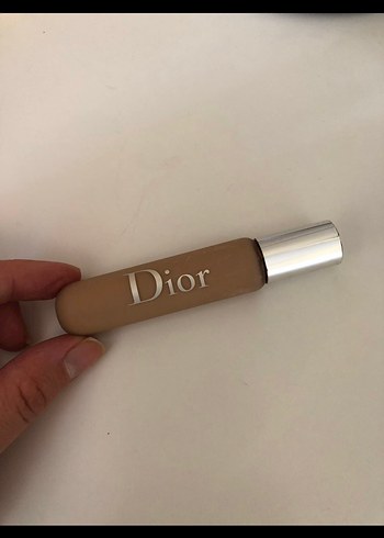 Dior göz altı kapatıcısı
