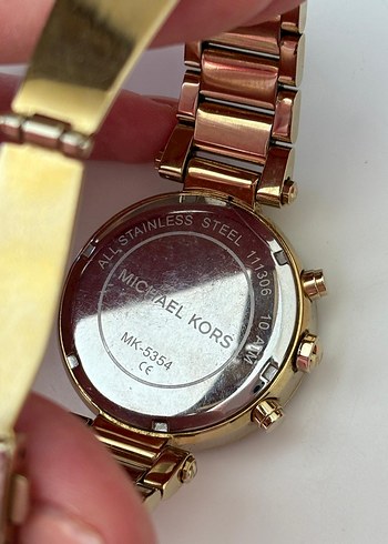 Michael Kors Altın Renkli Kadın Kol Saati