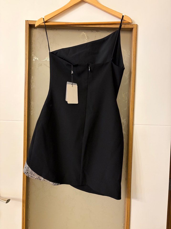 adl siyah taşlı kısa elbise - Görsel 2