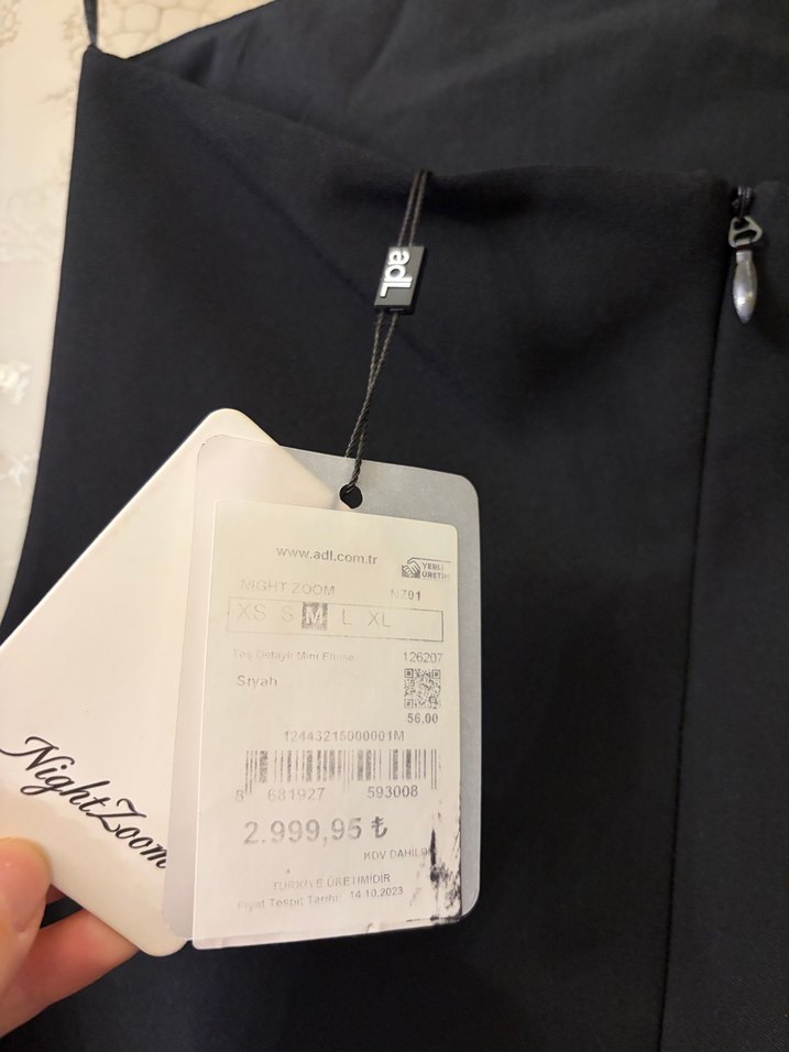 adl siyah taşlı kısa elbise - Görsel 3