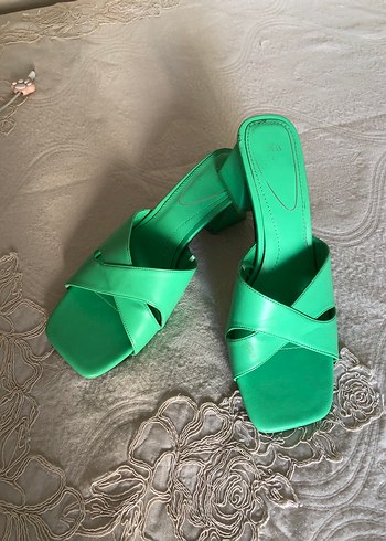 Zara Yeşil Topuklu Kadın Terlik