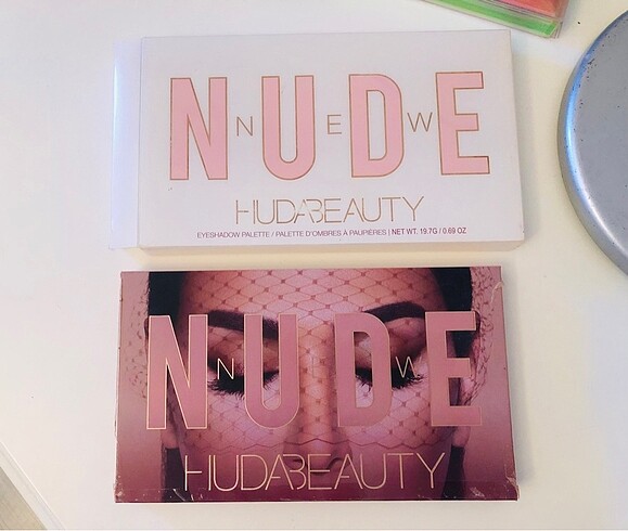 Huda beauty nude palette