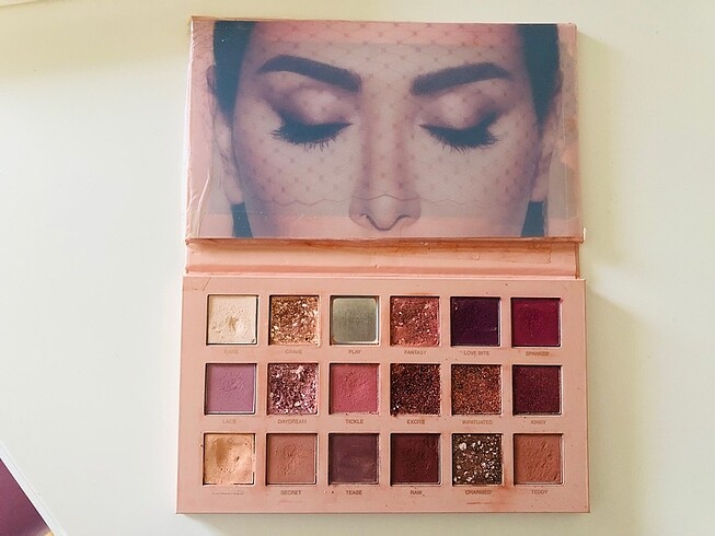 Beden Huda beauty nude palette