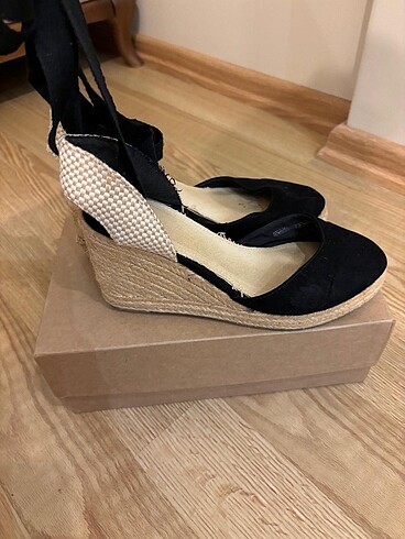 Zara siyah topuklu sandalet