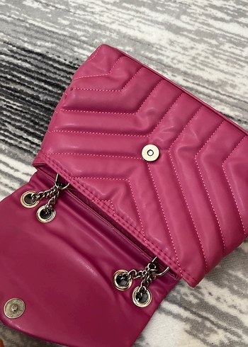 Zincir Detaylı Pembe Deri Kadın Çanta - Görsel 2