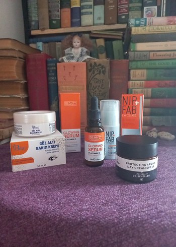 7 ürün Gözaltı Bakım Kremi ve Serum Seti