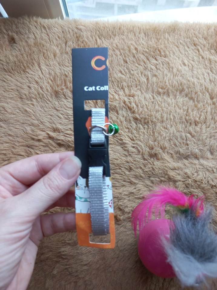 Pembe Tüylü Kedi Oyuncağı ve Gri Kedi Tasması - Görsel 4