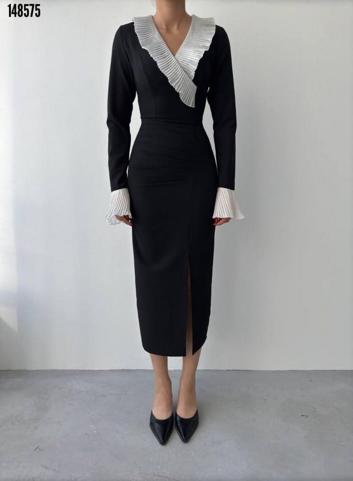 Piliseli Detaylı Siyah Elbise - Görsel 4