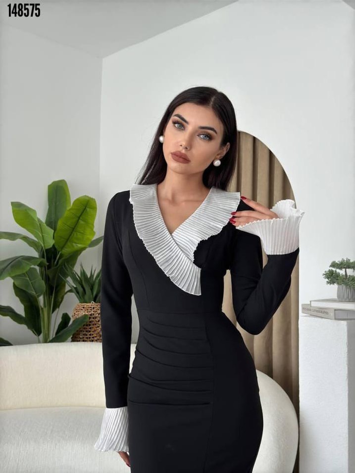 Piliseli Detaylı Siyah Elbise - Görsel 3