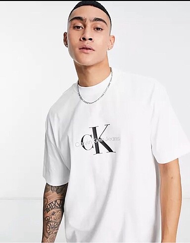 Oversize Calvin Clein Tişört