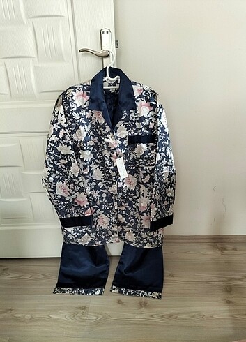 l Beden Saten pijama takimi