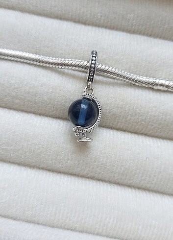 Pandora Gümüş dünya charm