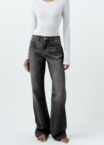 TRF STRAIGHT FIT LOW RISE JEAN. İki renkli ve soluk efektli kum