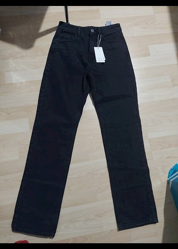 36 Beden siyah Renk stradivarius Straight fit jean, sıfır ürün, 36 beden