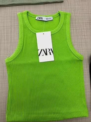 zara neon yeşil crop atlet