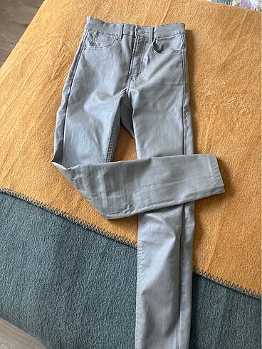 Stradivarius pantolon