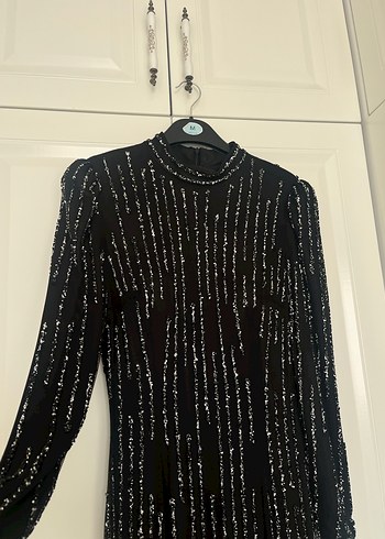 Uzun Kollu Siyah İşlemeli Taşlı Uzun Abiye Elbise - Görsel 3