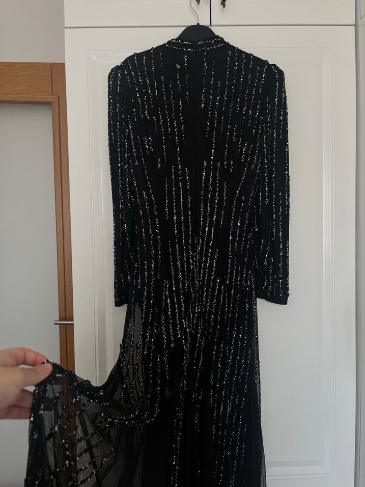 Uzun Kollu Siyah İşlemeli Taşlı Uzun Abiye Elbise - Görsel 2