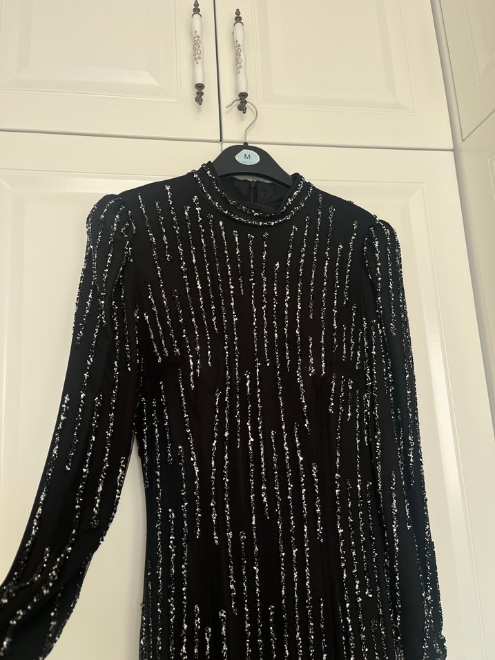 Uzun Kollu Siyah İşlemeli Taşlı Uzun Abiye Elbise - Görsel 3