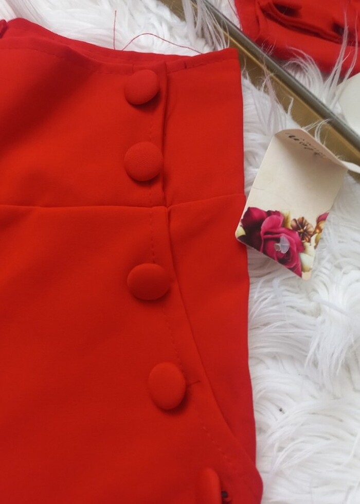 Kırmızı Kumaş  şort - Görsel 3