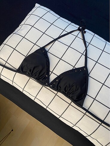 Penti siyah bikini üstü