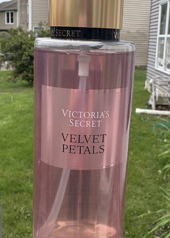 Victoria's Secret Velvet Petals Kadın Parfümü - Görsel 2