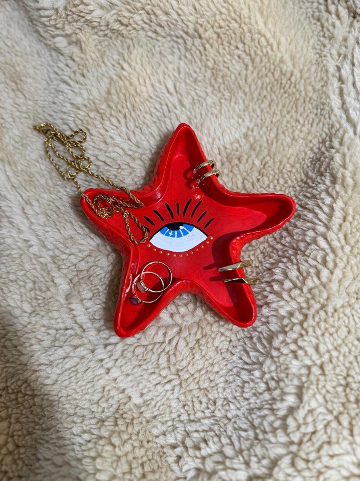 Kırmızı Göz desenli Yıldız Takı - Görsel 2