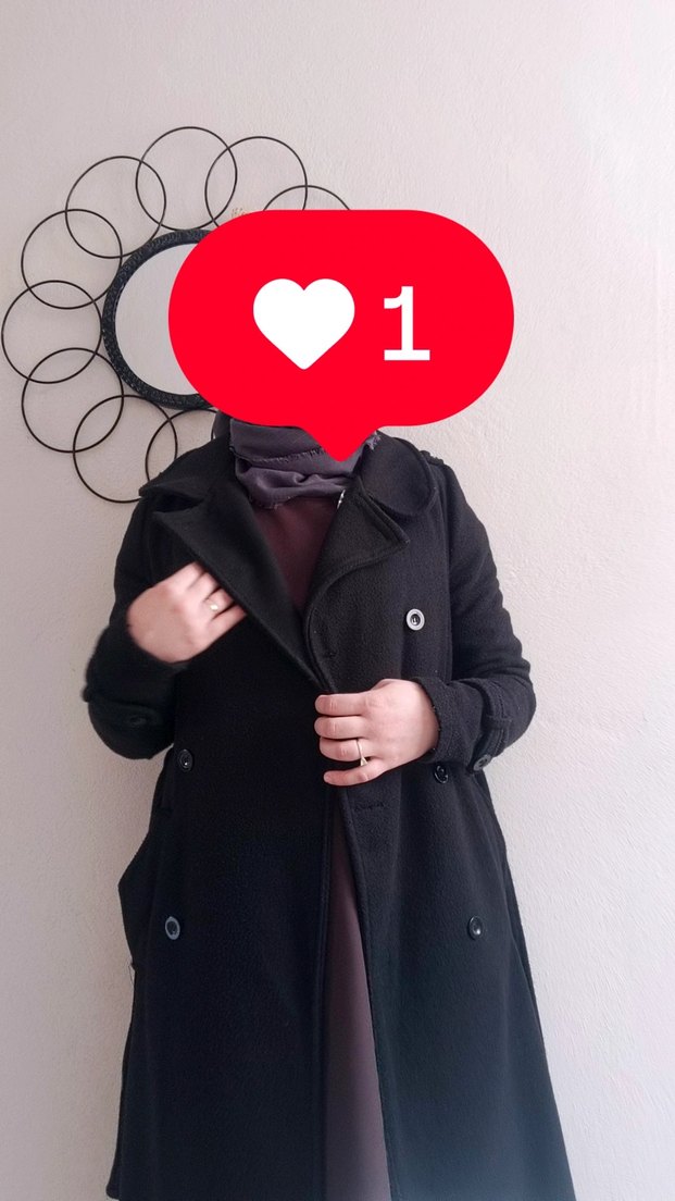 Düğmeli Siyah kaban - Görsel 4