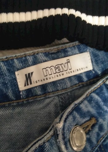 Geniş Kesim Midi Boy Kadın Kot Pantolon ve çizgili kazak. - Görsel 5