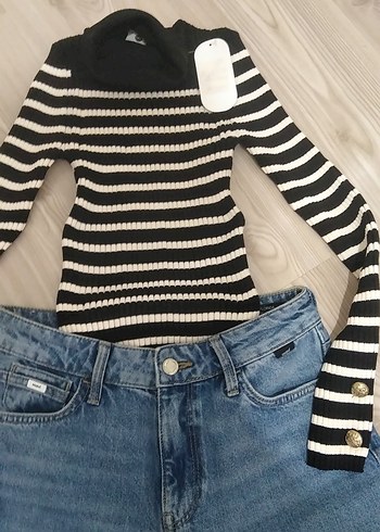 Geniş Kesim Midi Boy Kadın Kot Pantolon ve çizgili kazak. - Görsel 2