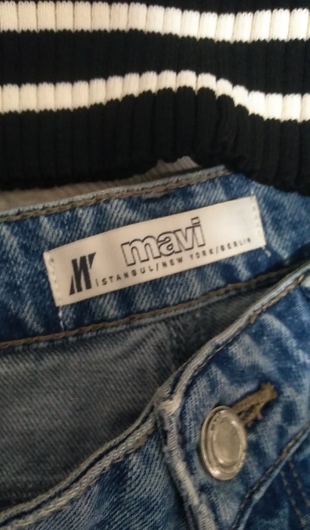 Geniş Kesim Midi Boy Kadın Kot Pantolon ve çizgili kazak. - Görsel 5