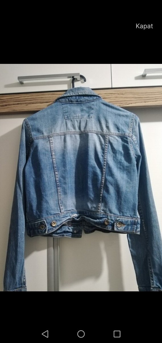 Düğmeli, uzun kollu kadın kot ceket - Görsel 2