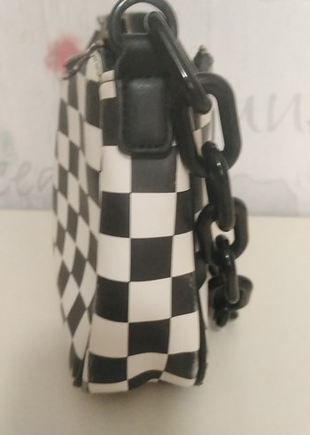 Zincir Detaylı Beyaz Siyah Kareli Deri Çanta - Görsel 6